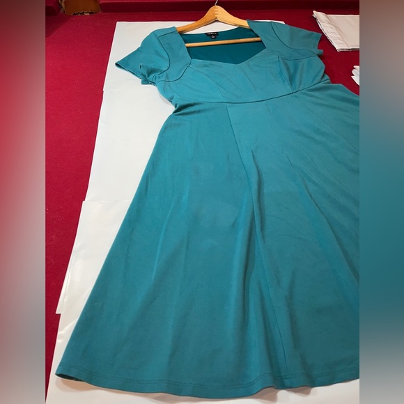 TORRID 1 Short Sleeves BLUE DRESS KNIT A LINE midi Sweetheart neck, Flared Skirt - Picture 13 of 14